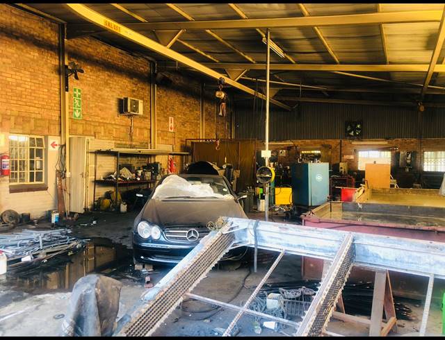 674M² FACTORY FOR SALE IN RUSTENBURG CENTRAL